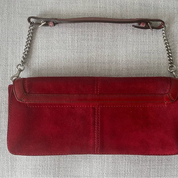 Vintage Coach Bag in Red Suede - Picture 4 of 5